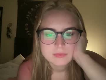 girl sarahmartin420 image #4679193