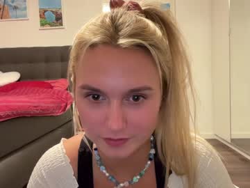 girl sarahsapling image #5385271