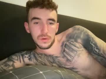 man tattooedgianttt image #814699