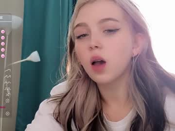 girl small_blondee image #5448017