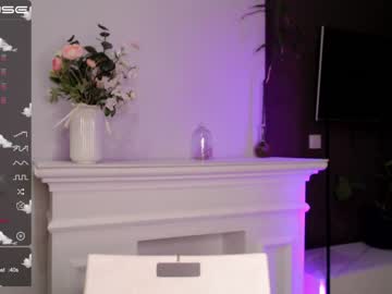 girl small_blondee image #2584597