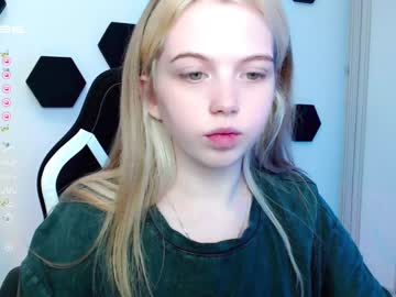 girl small_blondee image #4243998