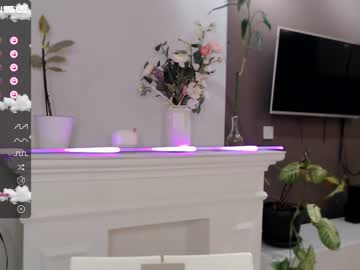 girl small_blondee image #2705073