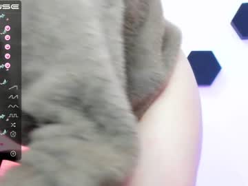 girl small_blondee image #3948084