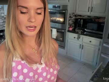 girl phoenix_taylor image #4499030