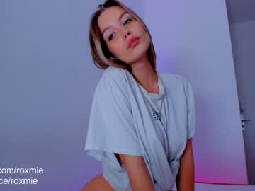 girl amazing_roxana image #3087374