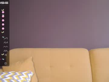 girl small_blondee image #1586345