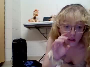 girl blonde_katie image #5918128