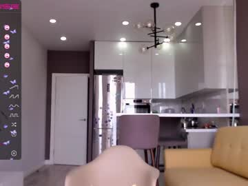 girl small_blondee image #1864748