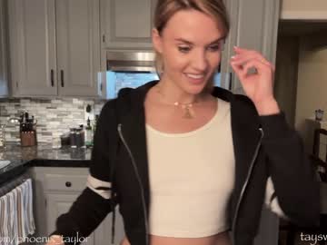 girl phoenix_taylor image #3949227