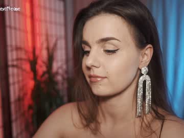 girl excitease image #5653607