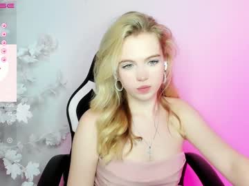 girl small_blondee image #3717310