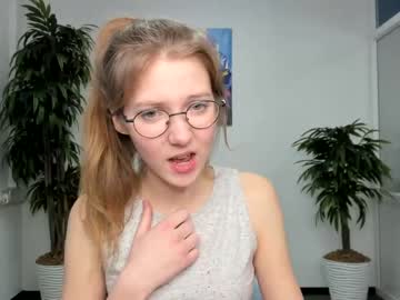 girl avis_ryan image #1045740