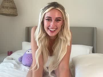 girl isabellastcloud image #6706211