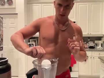 man aestheticking13 image #1532516
