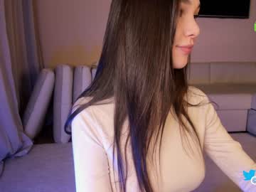 girl hollyextra image #5717692