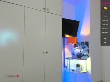 girl look_at_show image #4931425