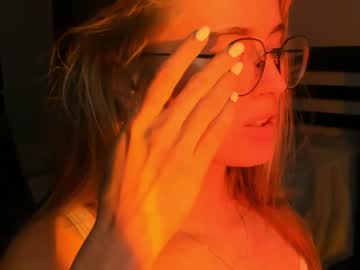 girl linellali image #3031389