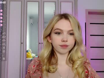 girl small_blondee image #3787847