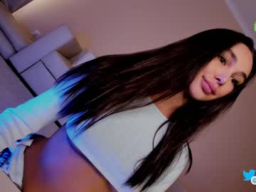 girl hollyextra image #3965878