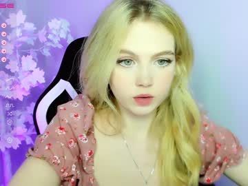 girl small_blondee image #3731016