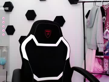 girl small_blondee image #4301358