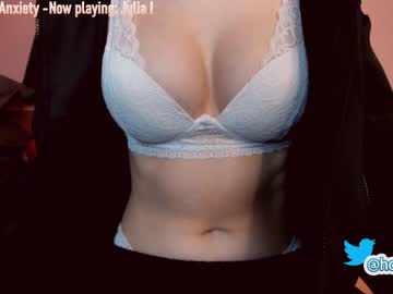 girl hollyextra image #2018946