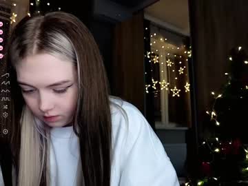 girl small_blondee image #5918019