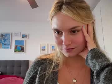 girl sarahsapling image #5448399