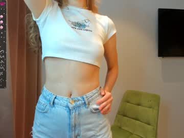 girl carolynsveronica image #5002216