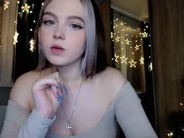 girl small_blondee image #5889103