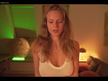 girl chillwithkira image #1853413