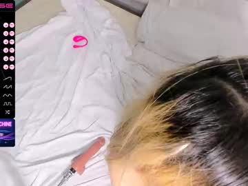 girl peow_peow_ image #3397537