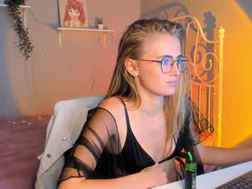 girl linellali image #2526428