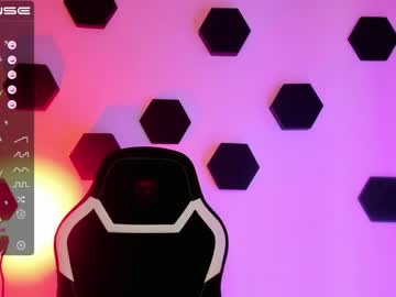 girl small_blondee image #3949156