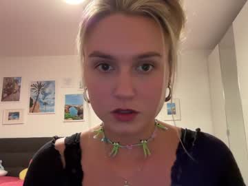 girl sarahsapling image #5378543