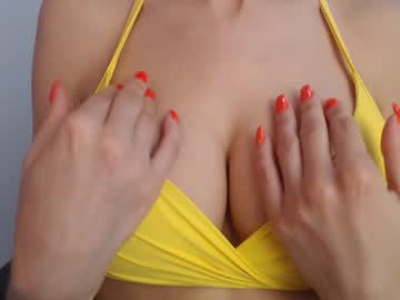 girl eat_mee_out image #2053389