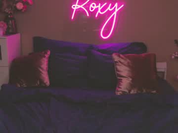 girl rich_roxy image #2762045