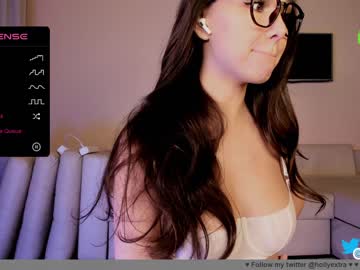 girl hollyextra image #5909254