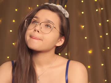 girl helenmoors image #4102123