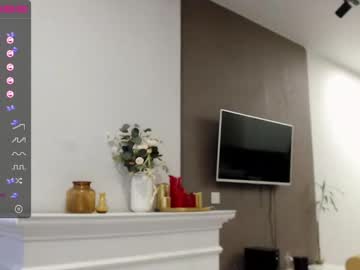 girl small_blondee image #1824145