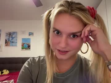 girl sarahsapling image #5414159