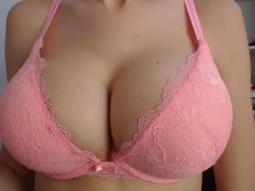girl eat_mee_out image #2079888