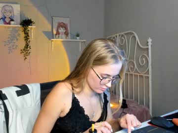 girl linellali image #2478021