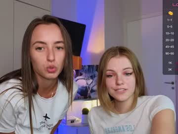 girl look_at_show image #5039057