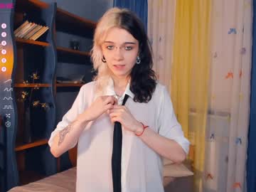 girl deliaderrick image #6734490