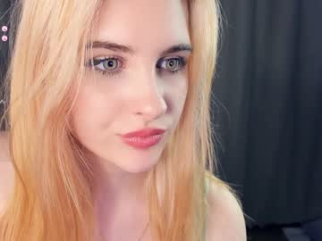 girl slow_kiss image #6228498