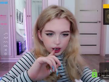 girl small_blondee image #3419874