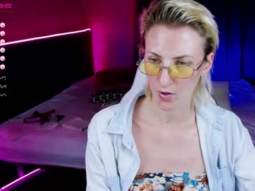 girl eva__blonde image #2153070