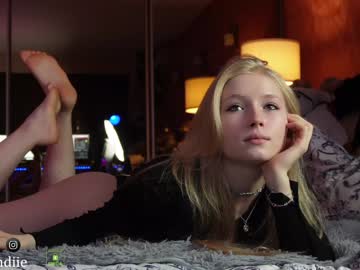 girl bestblondiiecb image #5931117